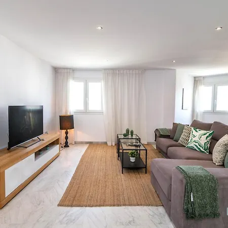 Puerto Banus Finest 2-bdrm - 50 Metres To Apartment *