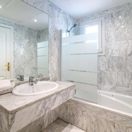 Puerto Banus Finest 2-bdrm - 50 Metres To *