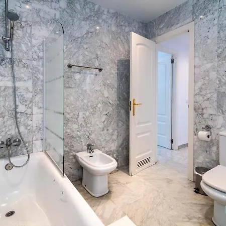 Puerto Banus Finest 2-bdrm - 50 Metres To Appartement